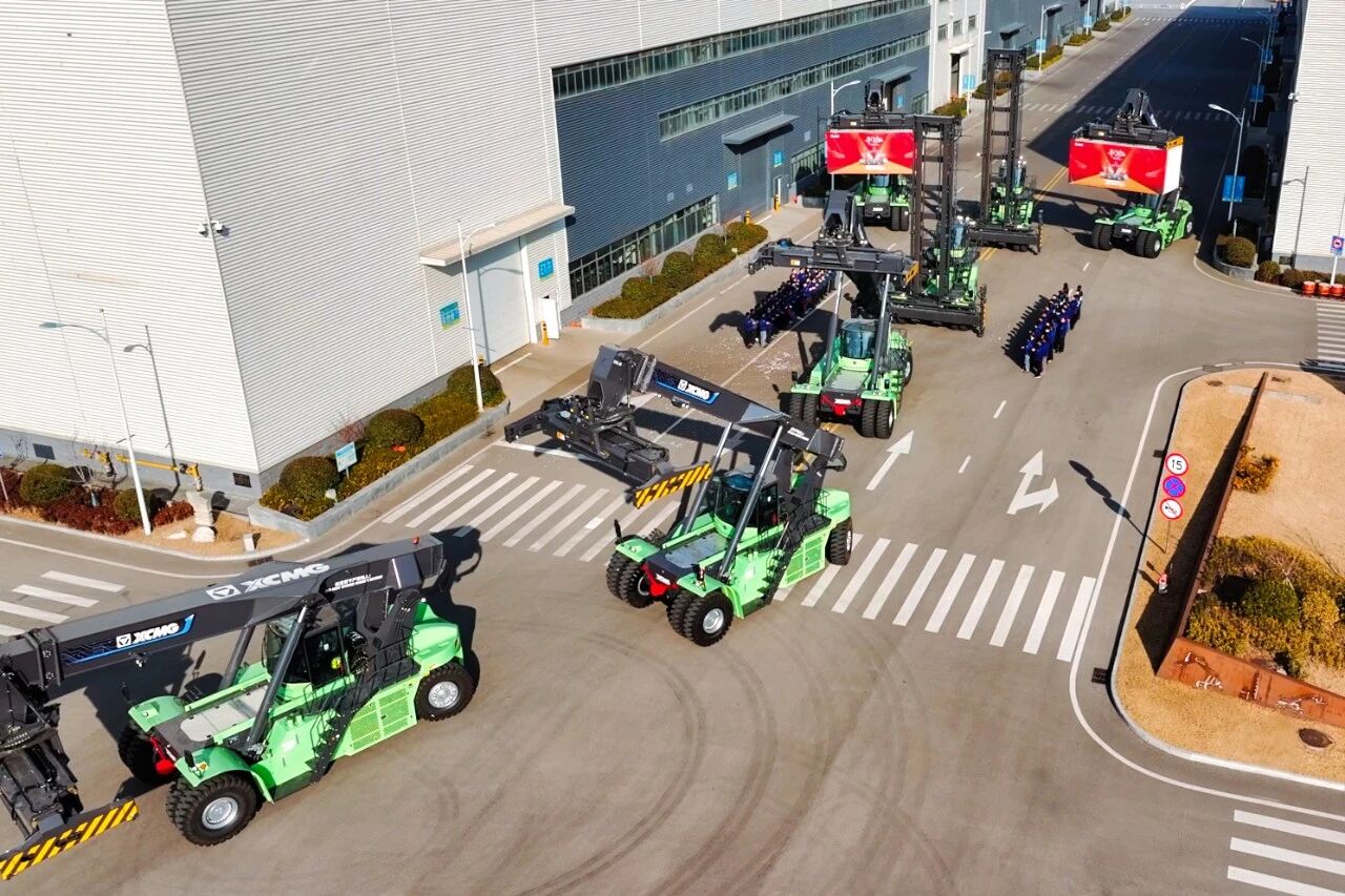 2026开门红 | 徐工物料搬运装备全球发车，擎旗绿色智造！